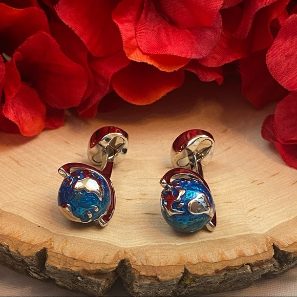 Rotating Blue World Globe Cufflinks - Picture 10 of 16